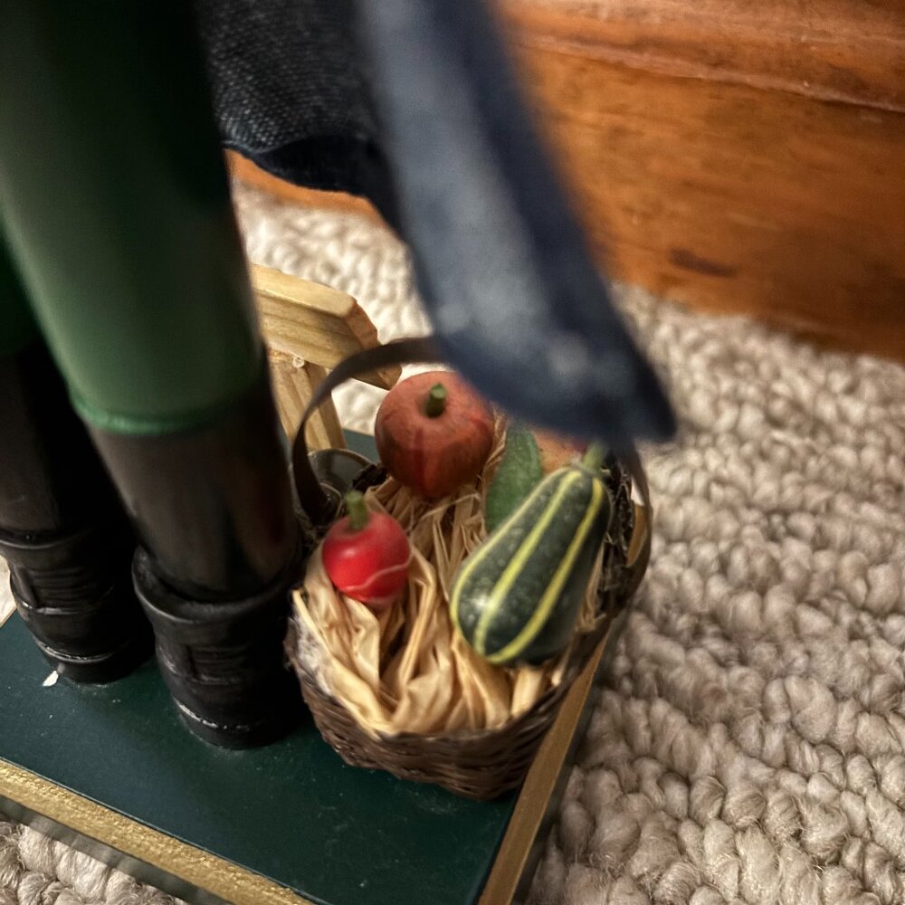 Nutcracker. Organic Framer picking crops. Just adorable. - Picture 8 of 8